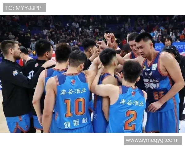 四川教练组团体停工，黄秋实加盟西乙球队，同曦签约网红球员曹芳